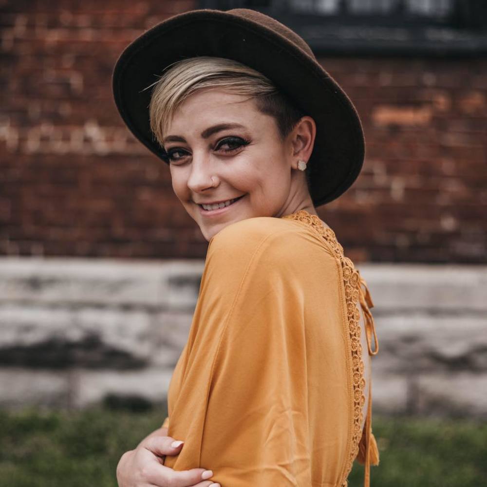 Meet your Posher, Caroline